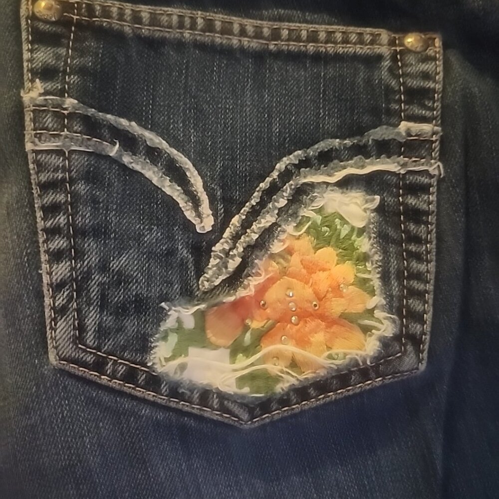 The Orginal Jeans Vintage By Whitney With PEEKABOO designs